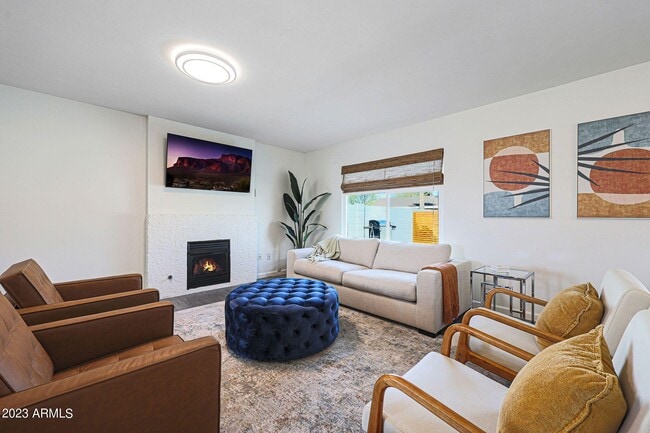 Building Photo - 421 Lila Cir