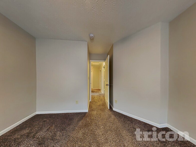 Building Photo - 1420 Pencross Ln