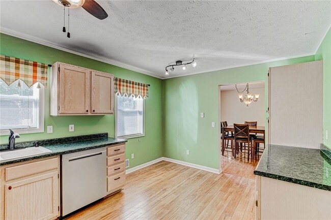 Building Photo - 1285 Courtney Dr