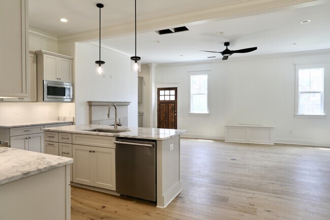 Building Photo - 406 Shakespeare Ln