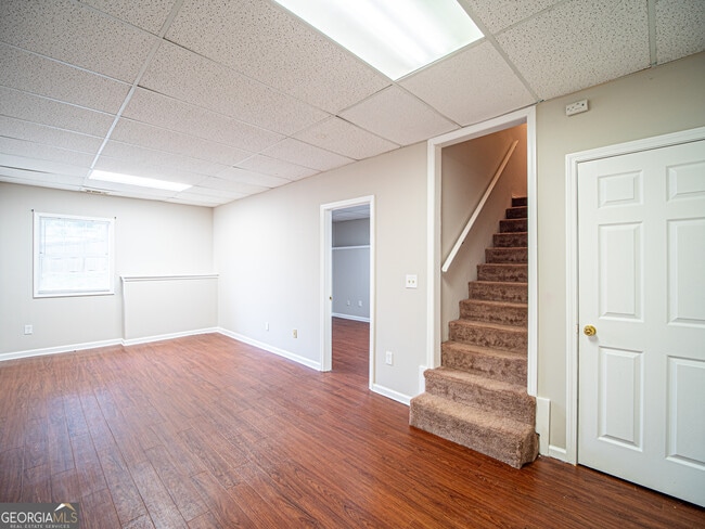 Building Photo - 4223 Lakes End Dr NW