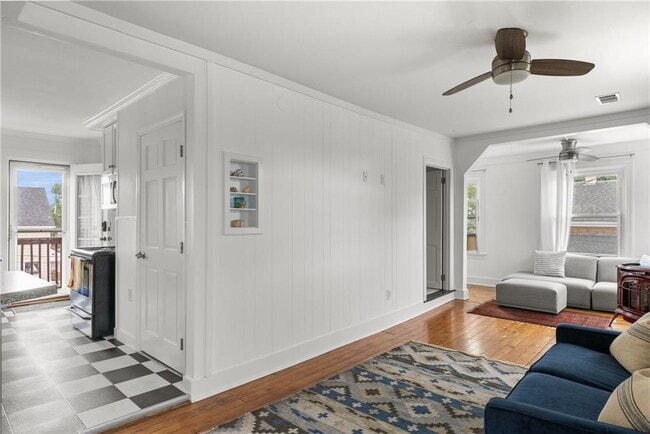 Building Photo - 52 Houston Ave