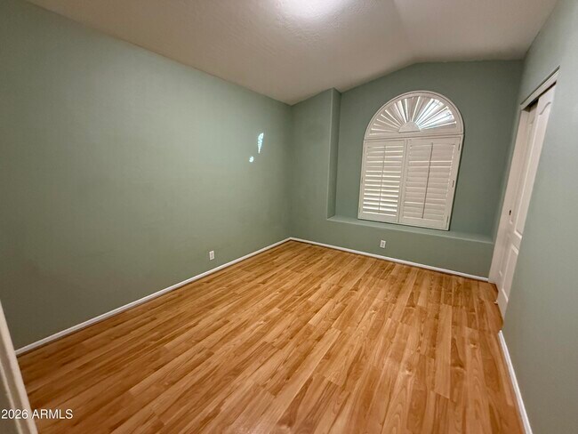 Building Photo - 5170 W Ivanhoe St