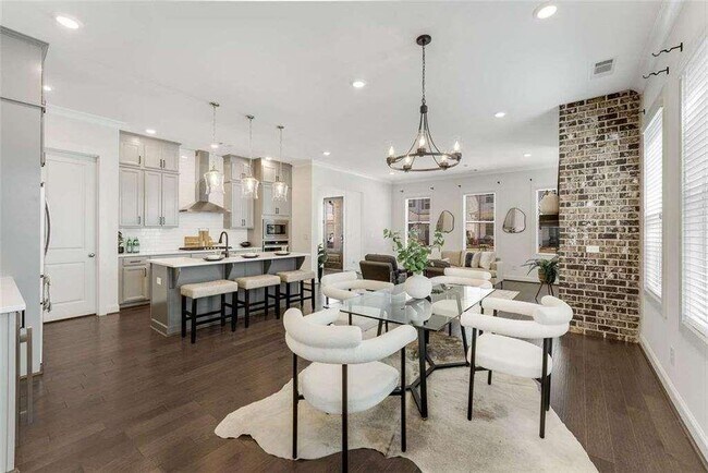 Building Photo - 2316 Echelon Ln