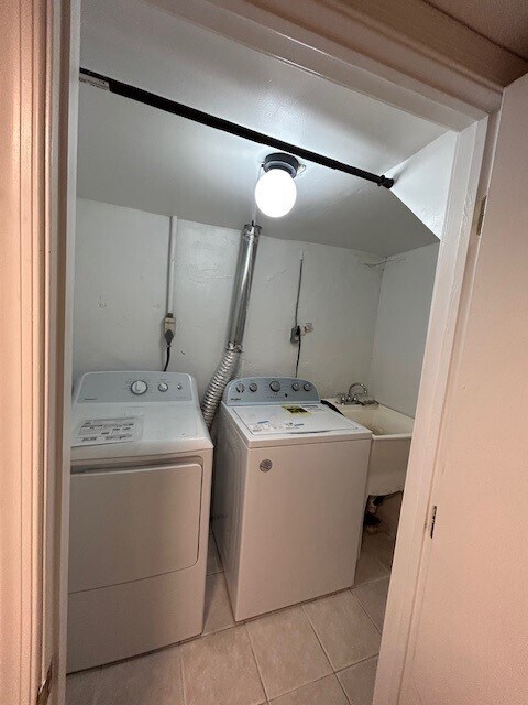 In Unit Laundry - 1302 Rodman St