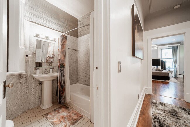 Building Photo - 68 E Cedar St