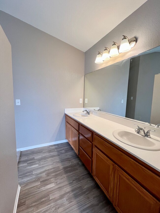 Building Photo - Two Story, 2 Bedroom 2.5 Bath House w/Cent...