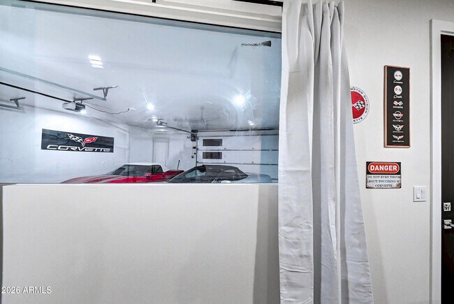 Building Photo - 6401 E Larkspur Dr