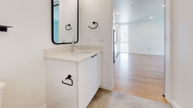 Interior Photo - 119