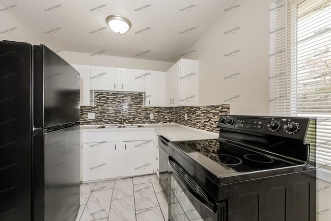 Building Photo - 5125 S Norfleet Rd