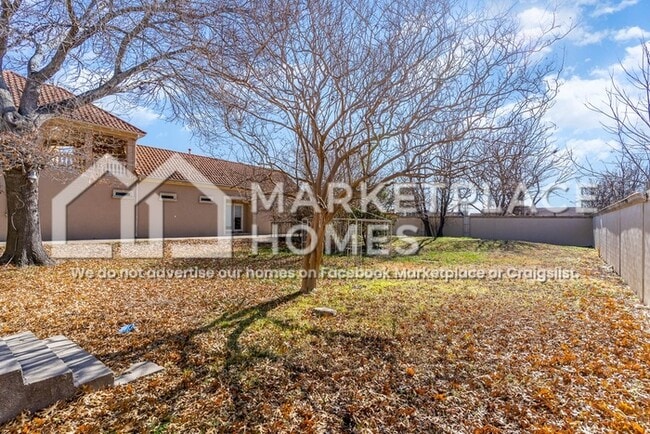 Building Photo - 312 Maple St