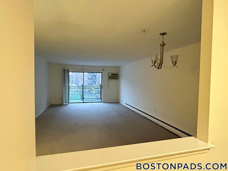 Building Photo - 245 Main St