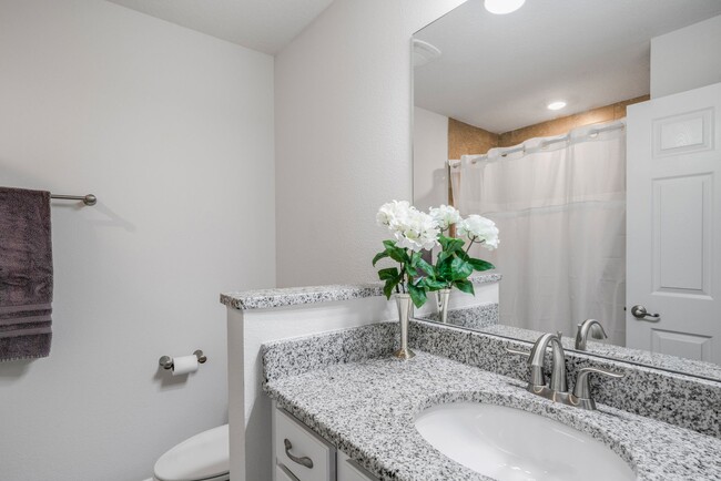 Building Photo - 2481 N Brentwood Cir