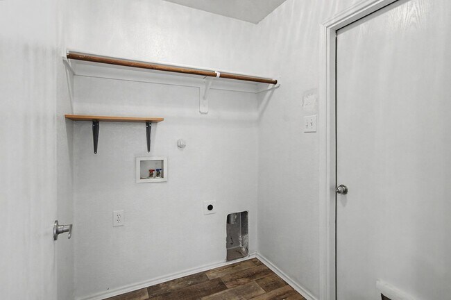 Building Photo - 10925 Caldwell Ln