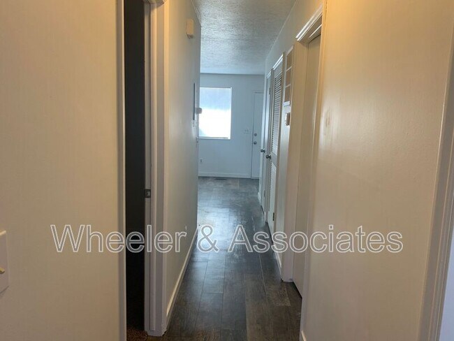Building Photo - 1722 E 5825 S