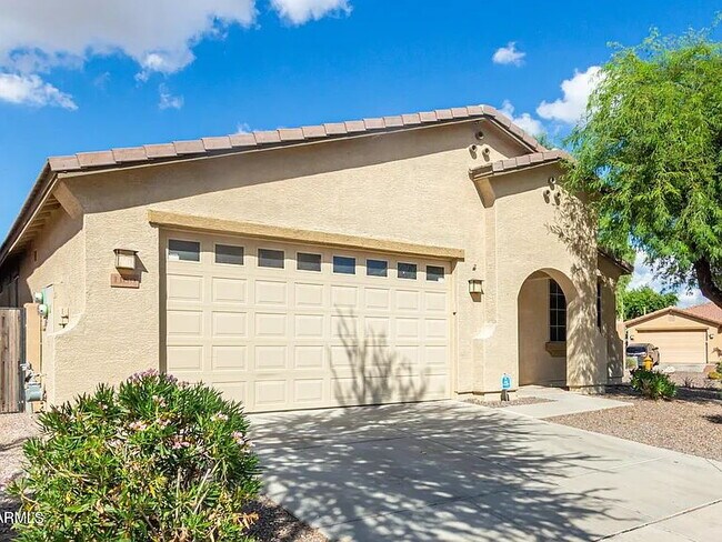 Building Photo - 1180 E Saddleback Pl