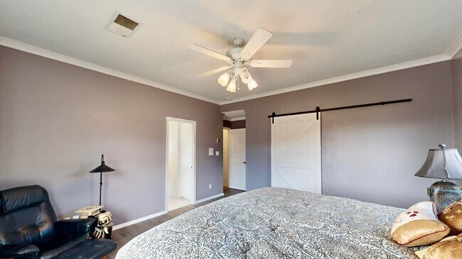 Building Photo - Move in Special Luxury 4 bedroom 4.5 bathr...