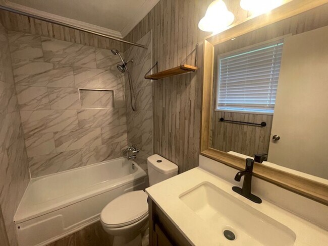 Building Photo - 3519 Goldfinch Drive