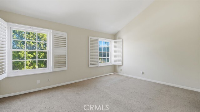 Building Photo - 18 Hillsdale Dr