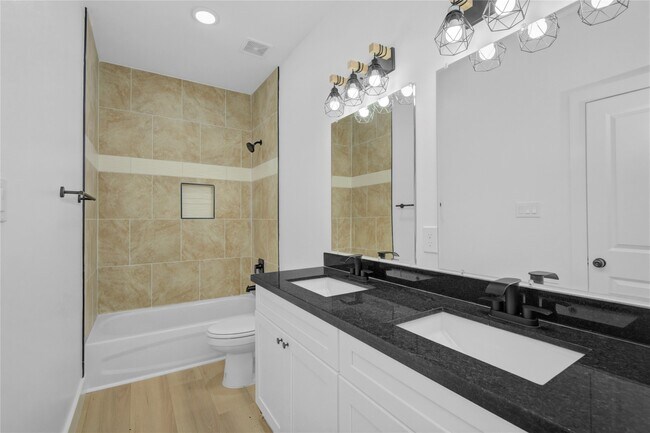 Building Photo - 8410 Sunnyhill St