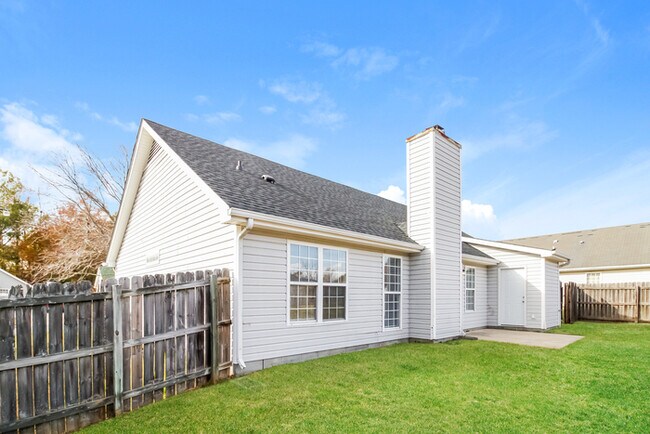 Building Photo - Inviting 3-Bedroom Home