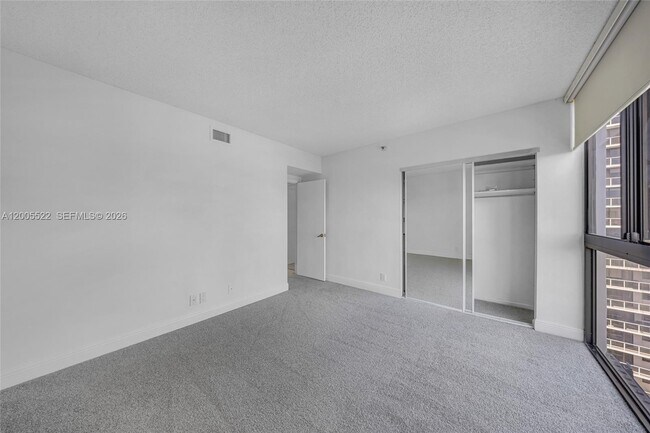 Building Photo - 3610 Yacht Club Dr