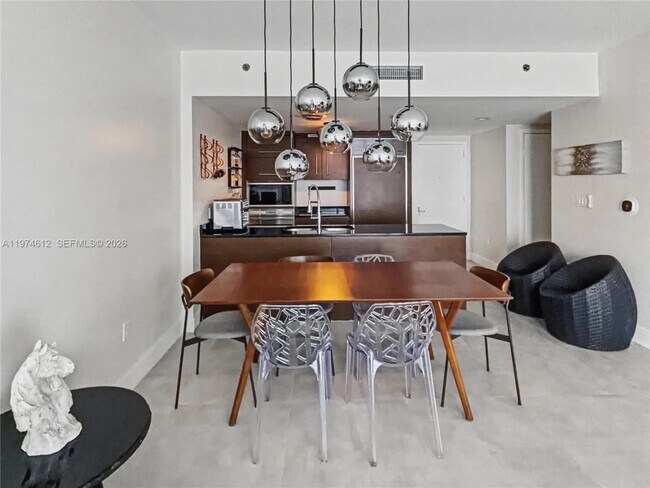 Building Photo - 475 Brickell Ave