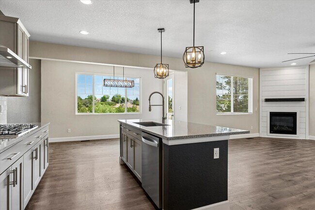 Building Photo - 5355 Canyon View Dr