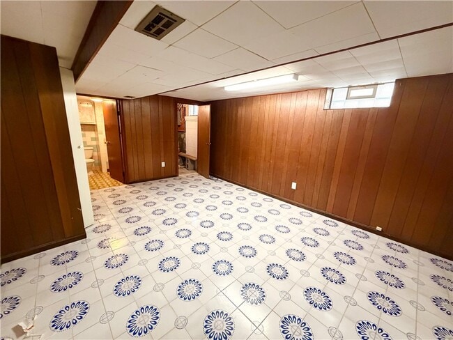 Building Photo - 211 Magnolia Ave