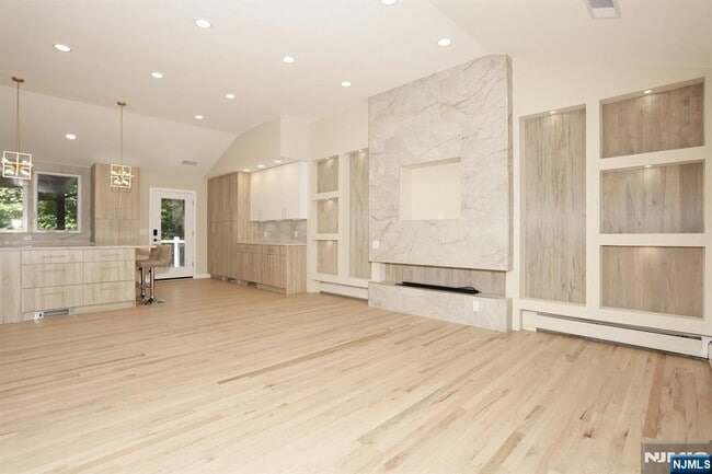 Building Photo - 415 Goffle Rd