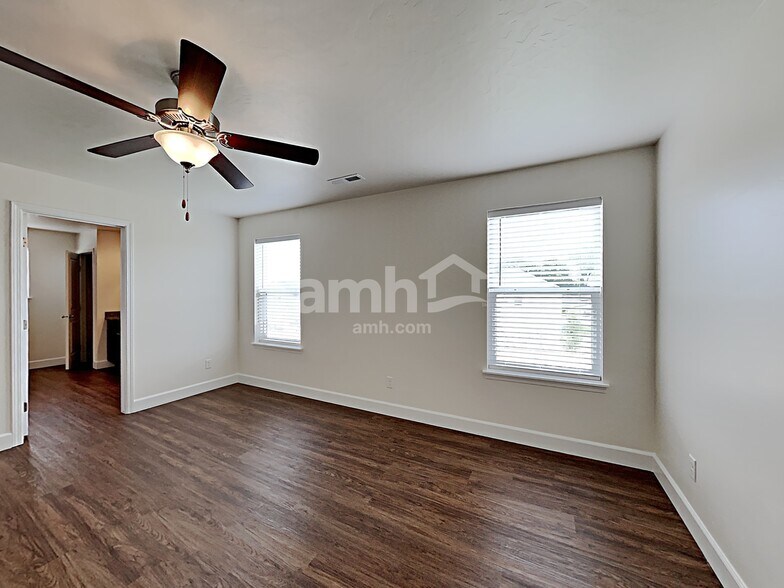 Building Photo - 1507 S Horton St