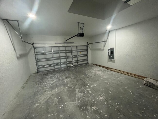 Building Photo - Brand-New 4BR/2BA Luxury Home with 2-Car Garage – Desirable 33971 Location