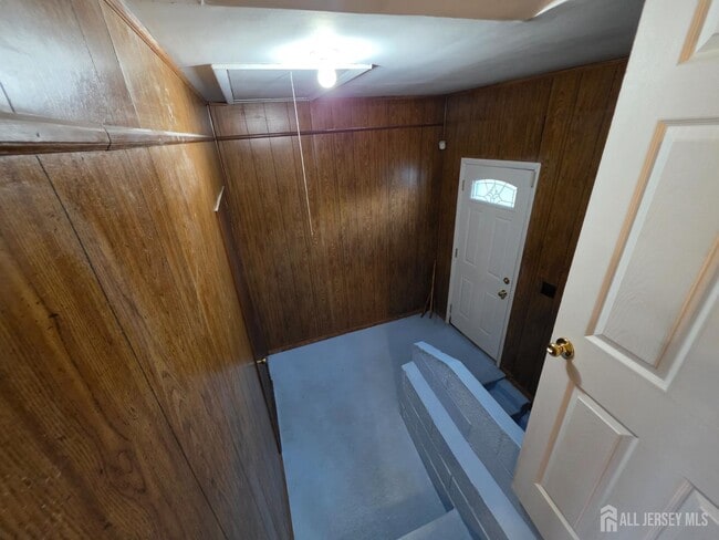 Building Photo - 236 Merchants Ave