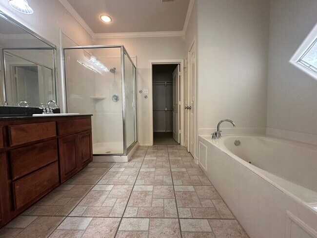 Building Photo - 14813 Leeward Dr