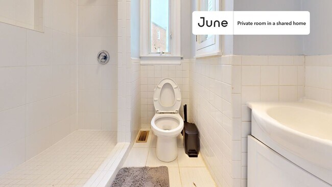 Building Photo - Room in Shared 7 bed/6 bath home