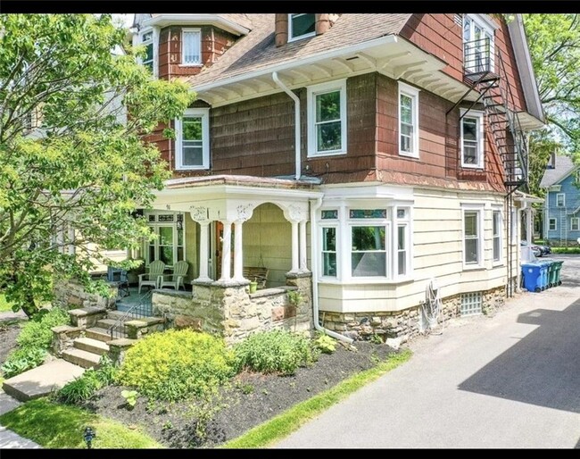 Building Photo - 96 Rutgers St