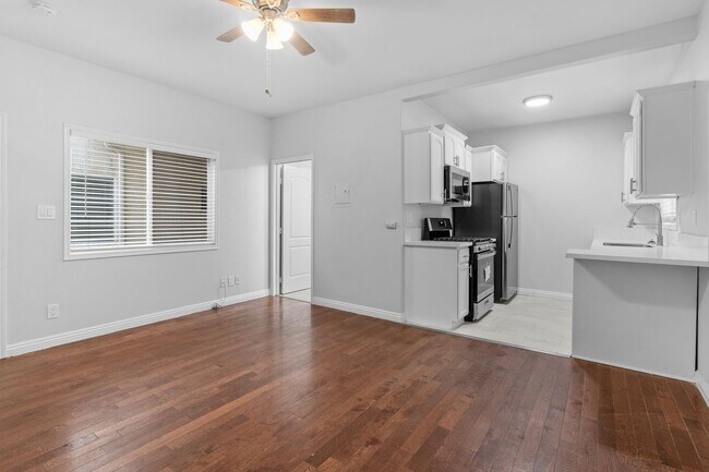 Interior Photo - 442 Cedar Avenue