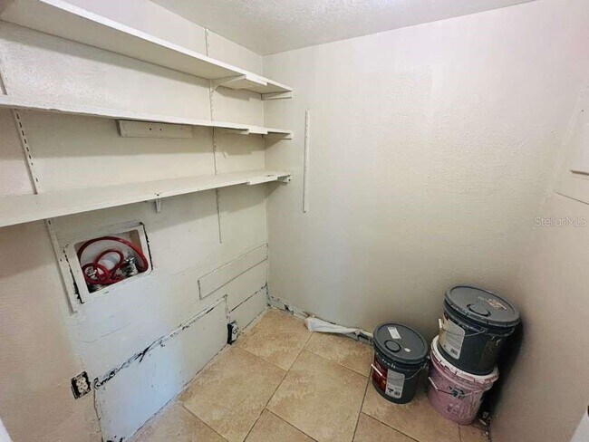 Building Photo - 3914 Crayrich Cir