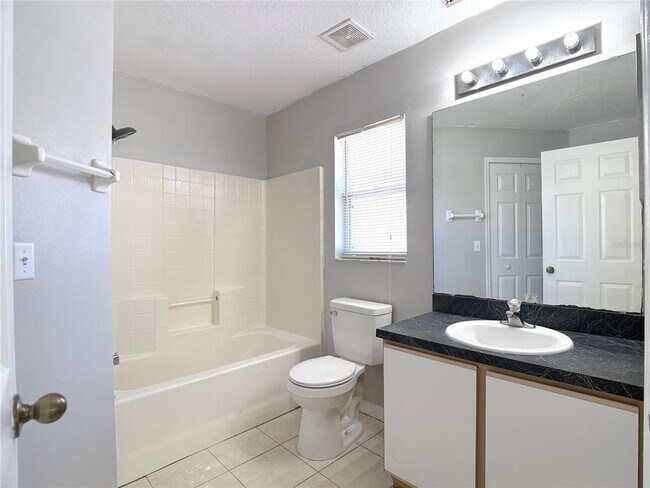 Building Photo - 781 Palmera St