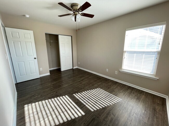 Building Photo - 4034 Remington Oaks Cir