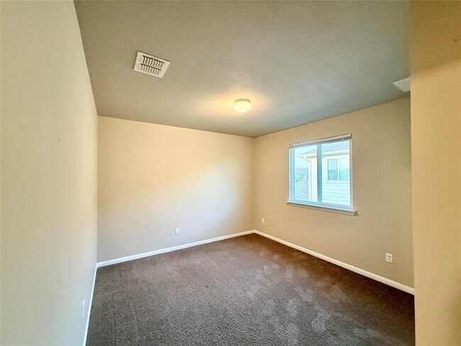 Building Photo - 202 Mossycup Dr
