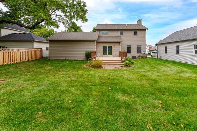 Building Photo - 2620 Camden Dr