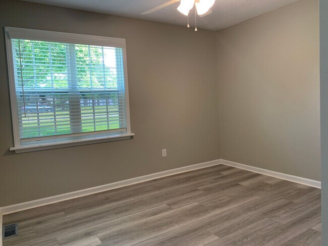Building Photo - Fantastic Renovated Raleigh Ranch, With Am...