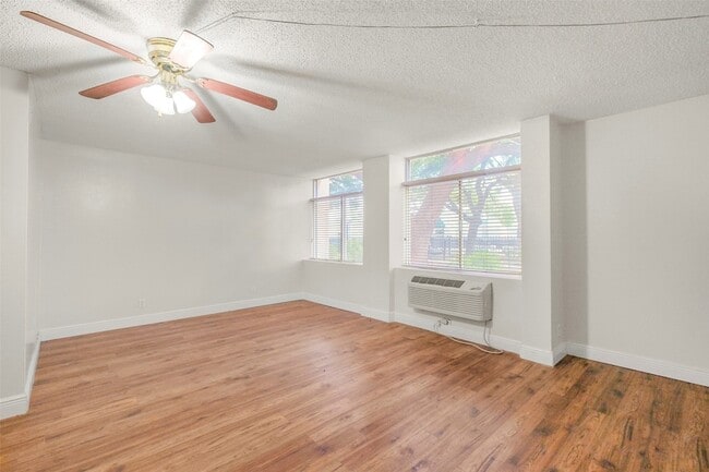 Building Photo - 7520 Hornwood Dr