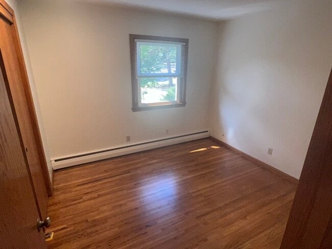 Building Photo - 1643 Stanbridge Ave