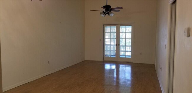 Building Photo - 720 E Gilchrist Ct