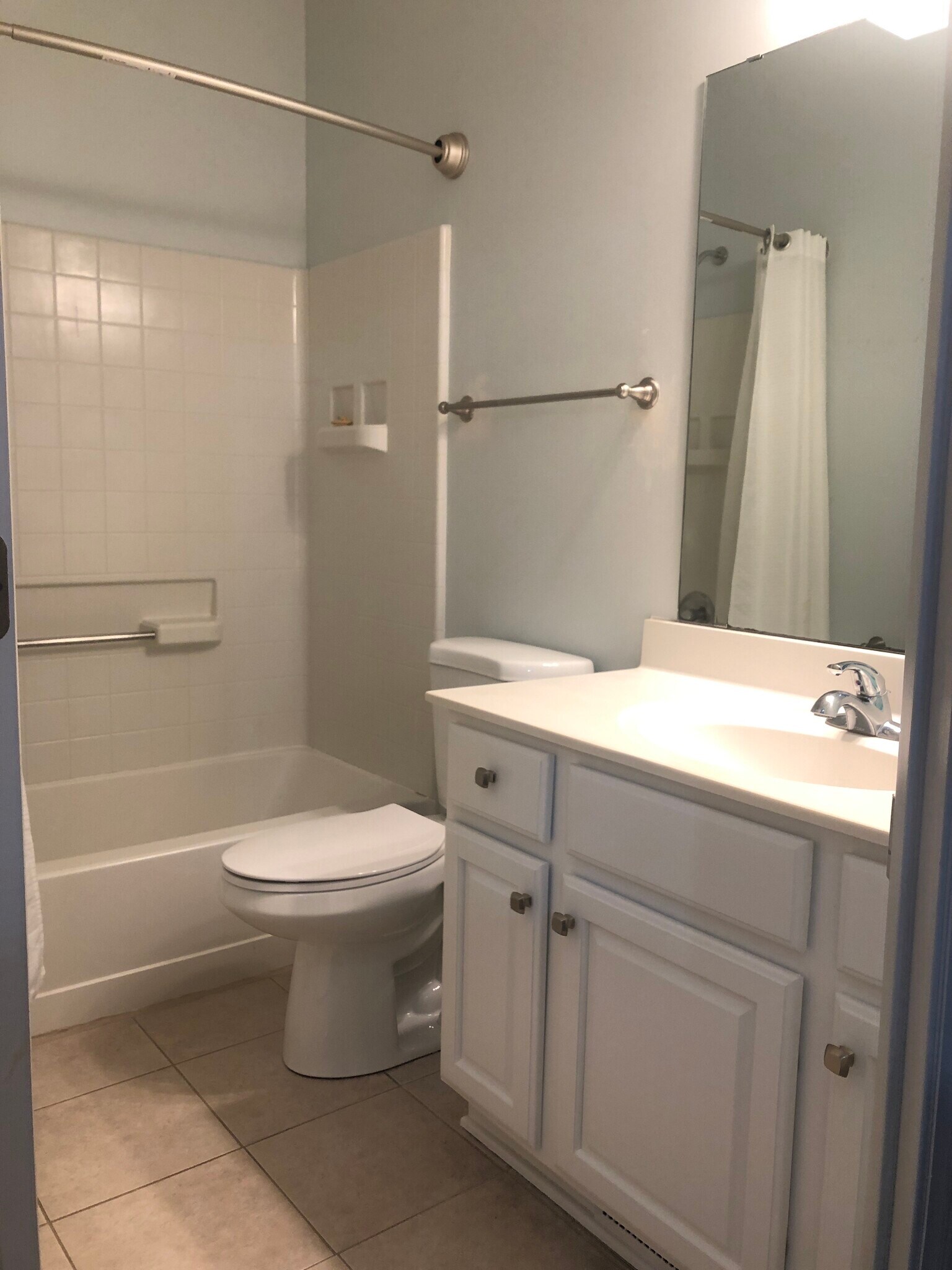 Building Photo - 1680 Oakbrooke Ct