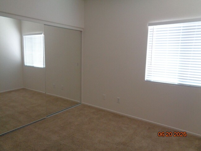 Building Photo - Spacious One Story in West Palmdale with 1...