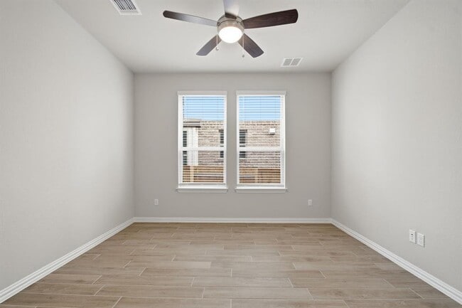 Building Photo - 1009 Calendula Trl