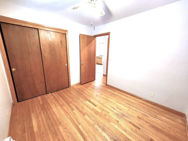 Building Photo - 3 bedroom, single family home - Available ...